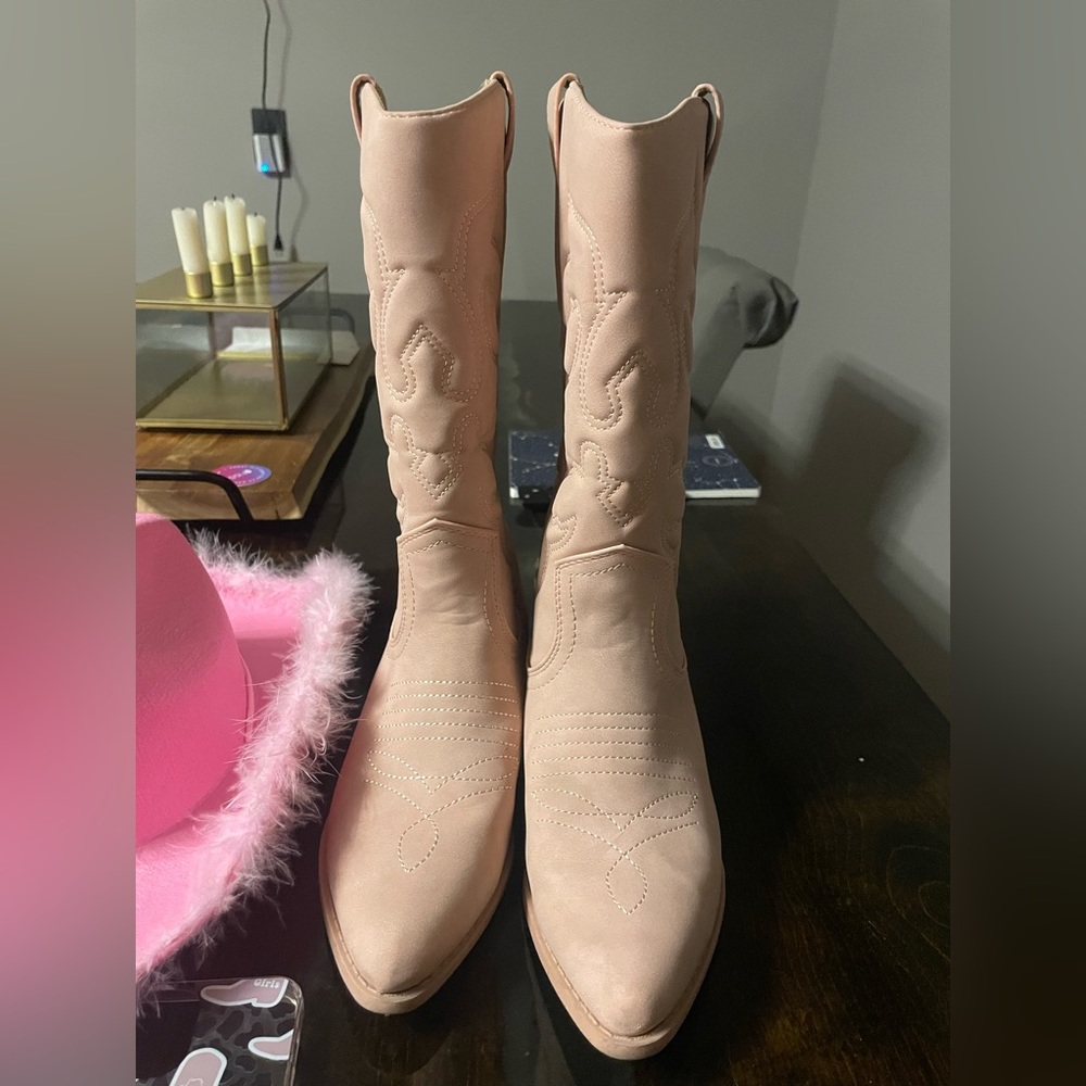 Light pink cow boy boots. Worn once.